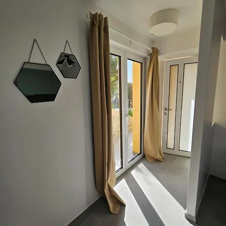 Modern & Spacious In Lausanne! Rn18-5 דירה