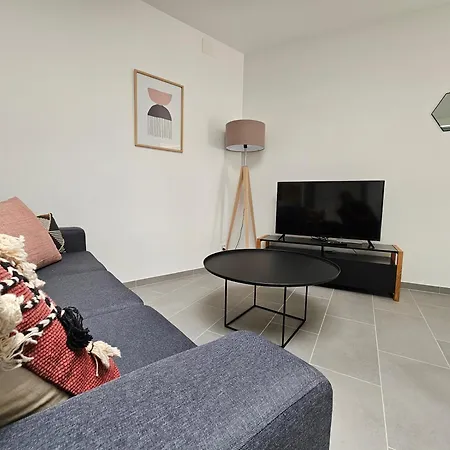 Modern & Spacious In Lausanne! Rn18-5 דירה *