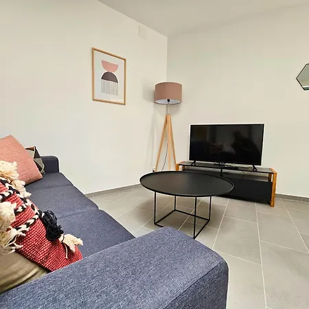 Modern & Spacious In Lausanne! Rn18-5 דירה *